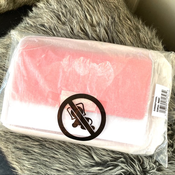 NWT authentic MK leather 3in1 crossbody & wristlet - Picture 4 of 10